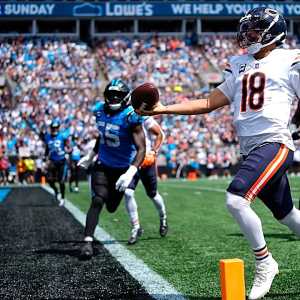 Bears score 59 points in opening win despite quiet days for a couple of Williams' top targets