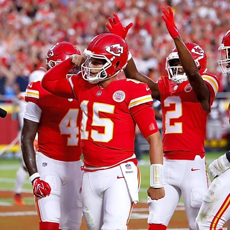 Walker runs all over Denver, Mahomes looks healthy as Chiefs beat up Broncos 31-10