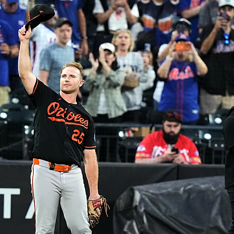 Pete Alonso receives thunderous ovations from Mets fans in return to Citi Field with Orioles