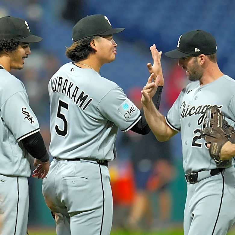 White Sox land first blow in AL showdown series against Guardians, win 7-3 to stay atop division