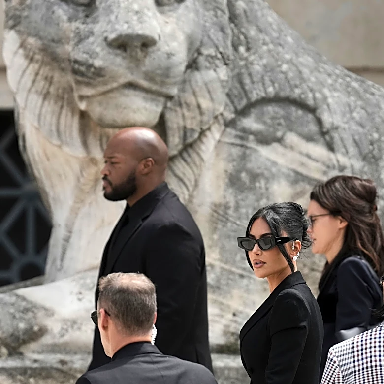 A Paris court awards Kim Kardashian 1 euro after her 2016 robbery
