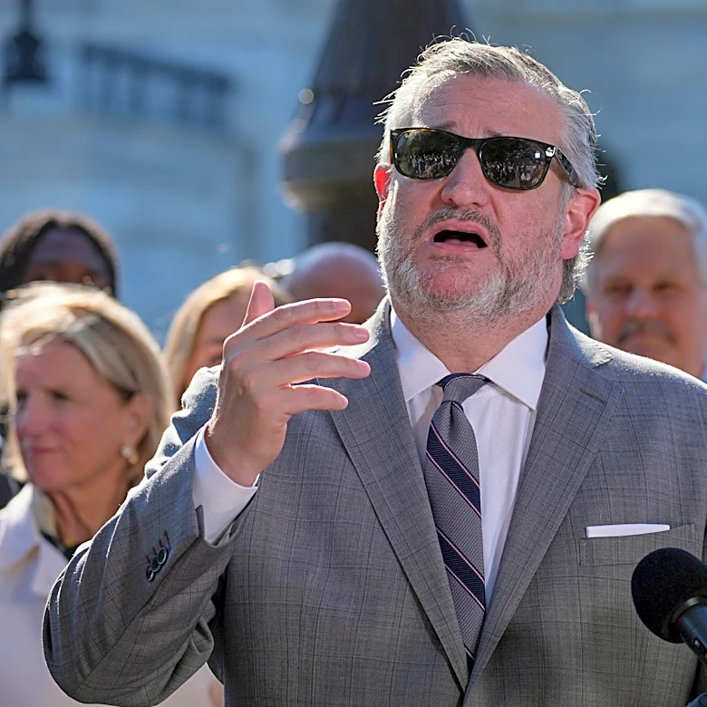 College sports bill clears first major hurdle in the Senate