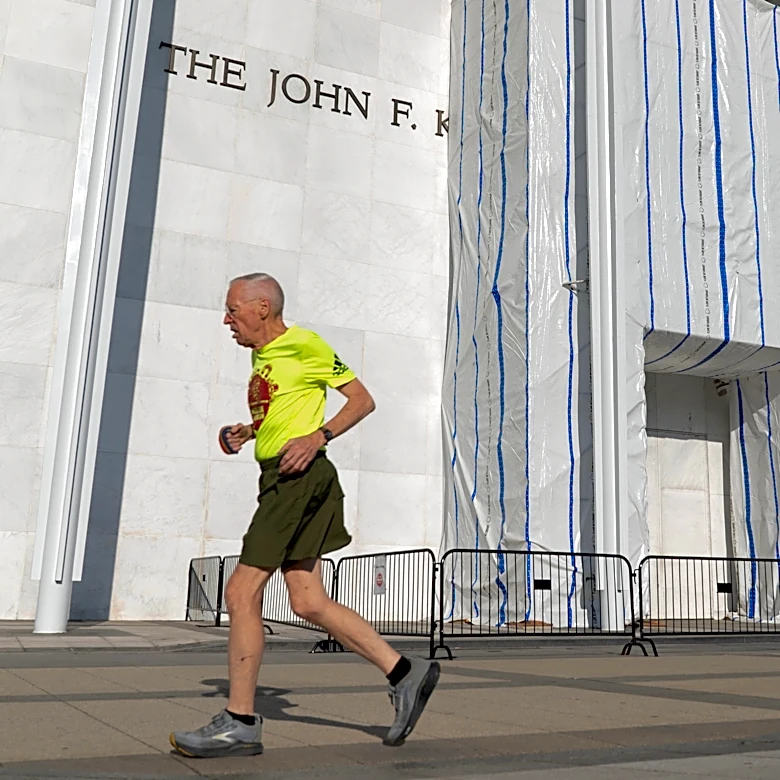 Fencing goes up around the main Kennedy Center building after Trump-aligned board votes to close it