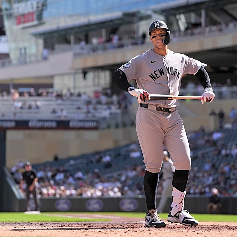 Yankees pull Aaron Judge for a pinch hitter in the 6th against Twins because of lower leg tightness