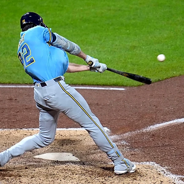 Christian Yelich's 2-run double rallies NL Central champion Brewers to 5-4 win over Pirates