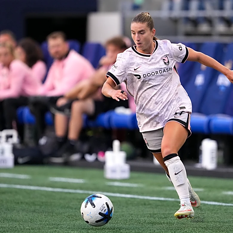 Sentnor leads Angel City to 3-1 victory over the Seattle Reign