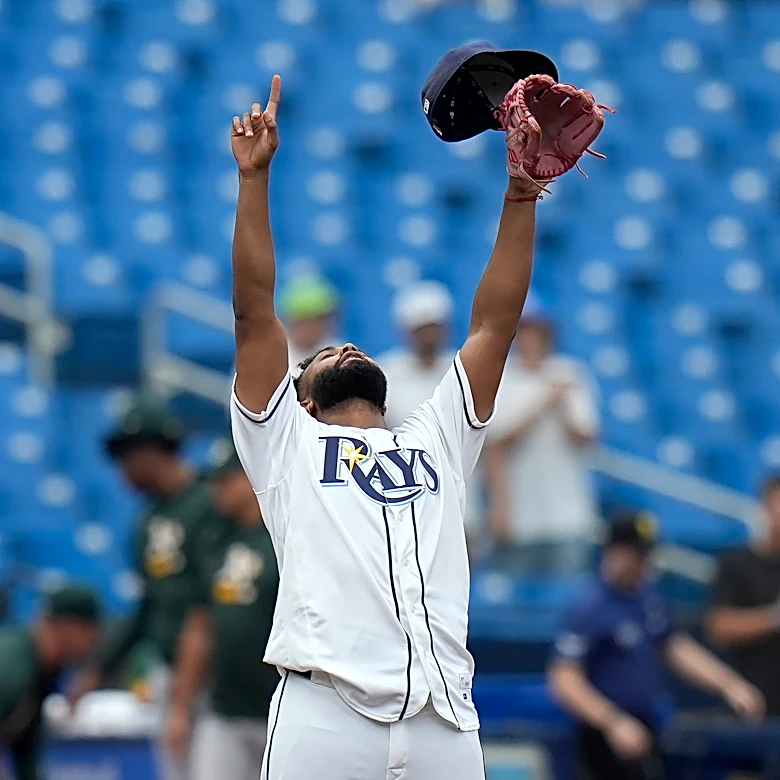 Rays open 5-game AL East lead, beat Athletics 10-1 for 6th straight win