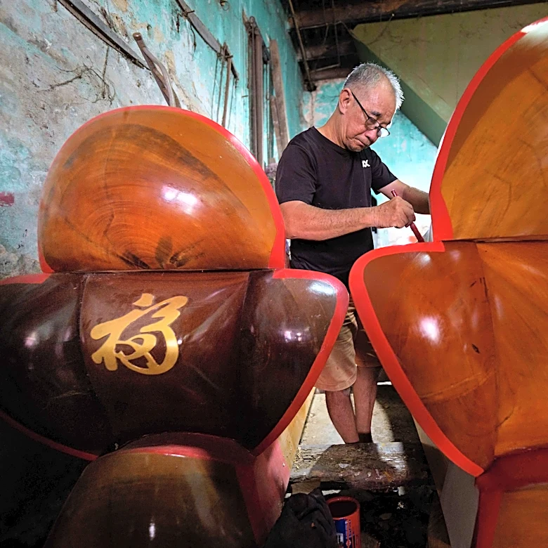 A traditional Chinese coffin maker in Malaysia preserves a fading family craft