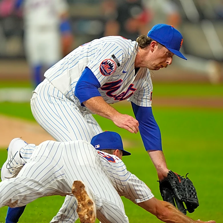 Mets' Jared Young has concussion symptoms, CT scan negative after scary collision with Nolan McLean