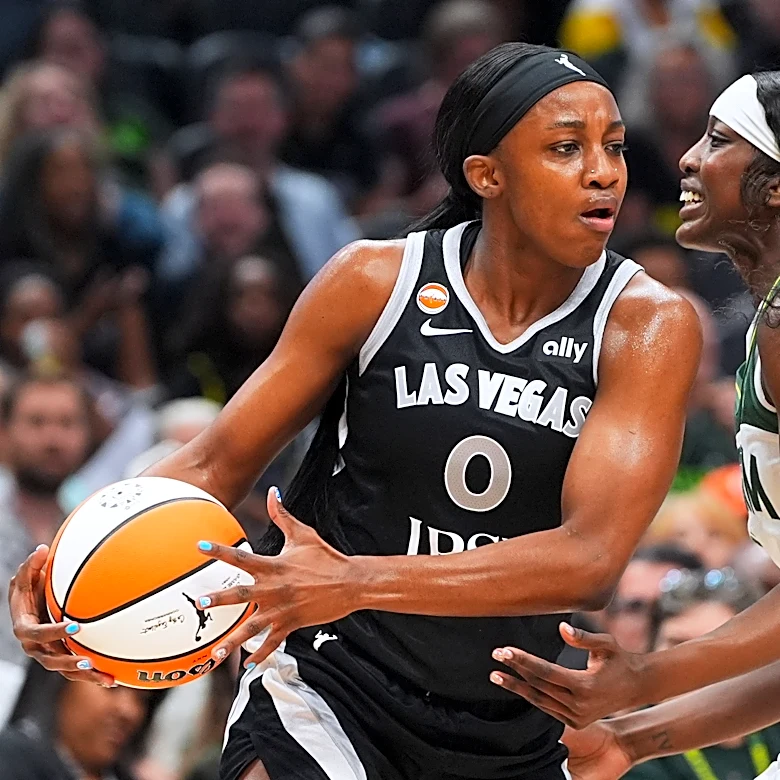 Young ties WNBA record with 22-point quarter, Aces beat Storm 114-77