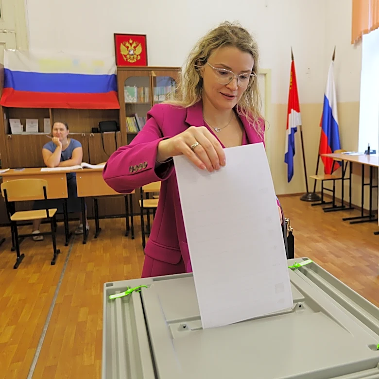 Russians begin 3 days of voting in a parliamentary election set to cement the Kremlin's power