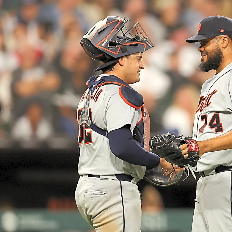 White Sox blow 6-run lead and fall out of 1st place in AL Central with 11-8 loss to Tigers