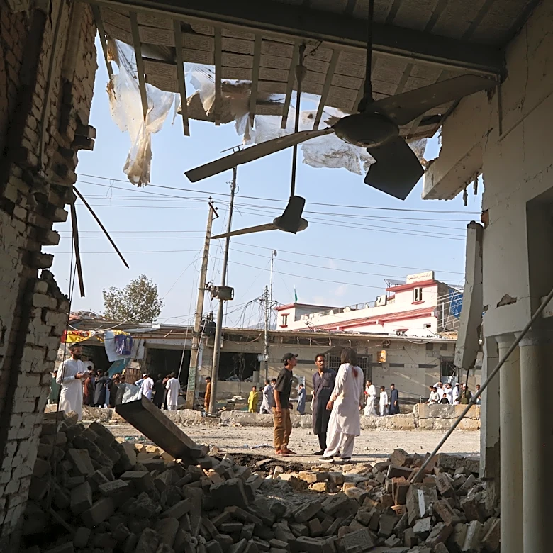 Pakistani forces end 20-hour standoff with militants in the northwest