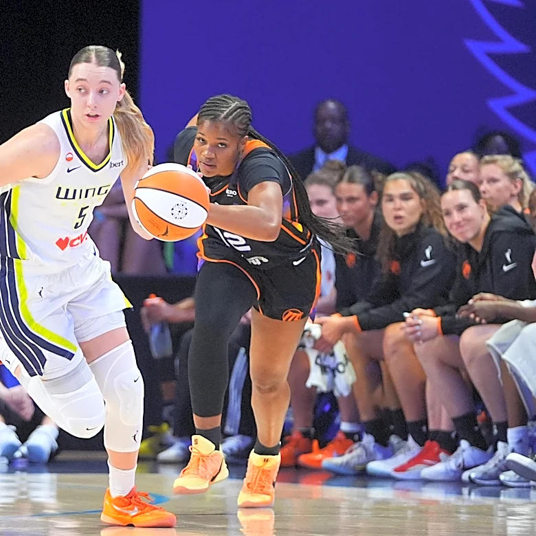 Bueckers scores 20 of her 26 in 1st half and the Wings beat the Mercury 87-82 for 6th straight win