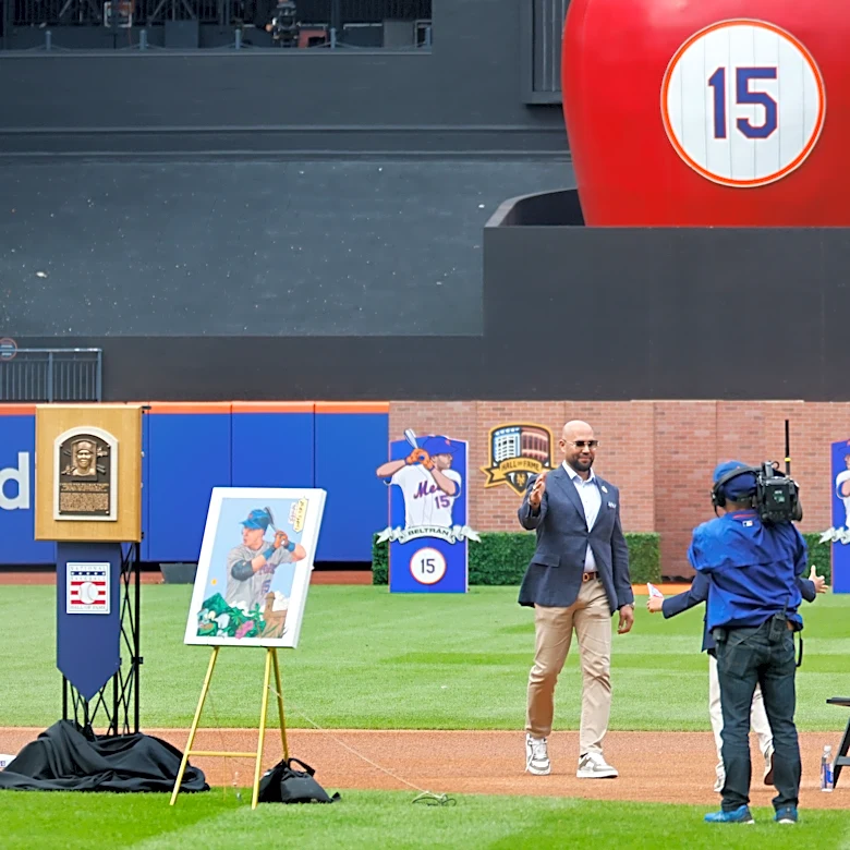 Carlos Beltrán won't rule out interviewing for Mets manager but doesn't sound interested