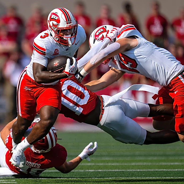 Josh Hoover, Lee Beebe Jr. help No. 4 Hoosiers overcome slow start in 38-0 rout of Western Kentucky
