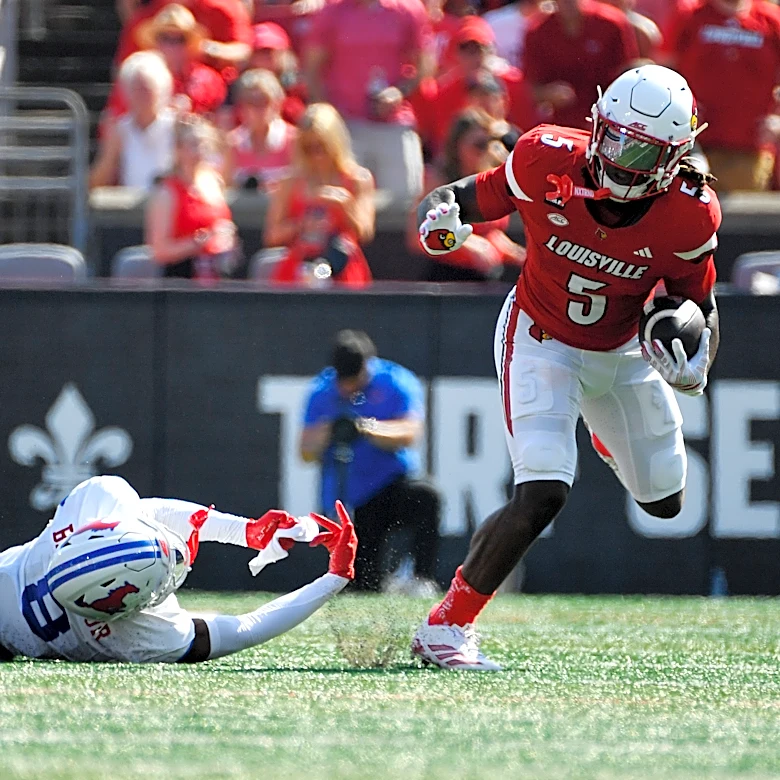 Big plays late push No. 23 Louisville past No. 16 SMU, 41-31