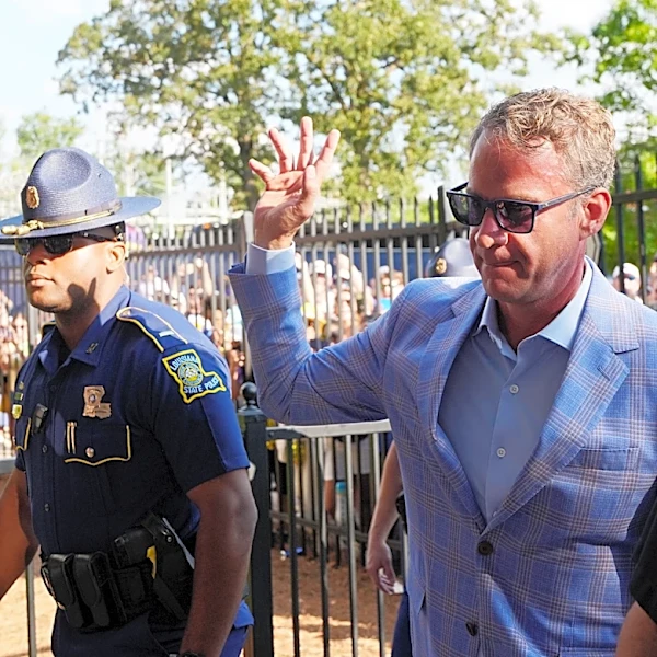 Fans in Ole Miss' Grove mock Lane Kiffin but tout their 'hospitality' as he returns with LSU