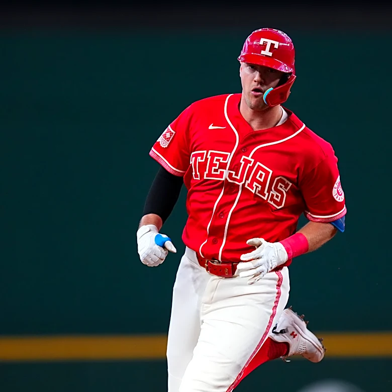 Rangers take sole possession of AL West lead, Quantrill leaves with injury in 6-3 win over Blue Jays