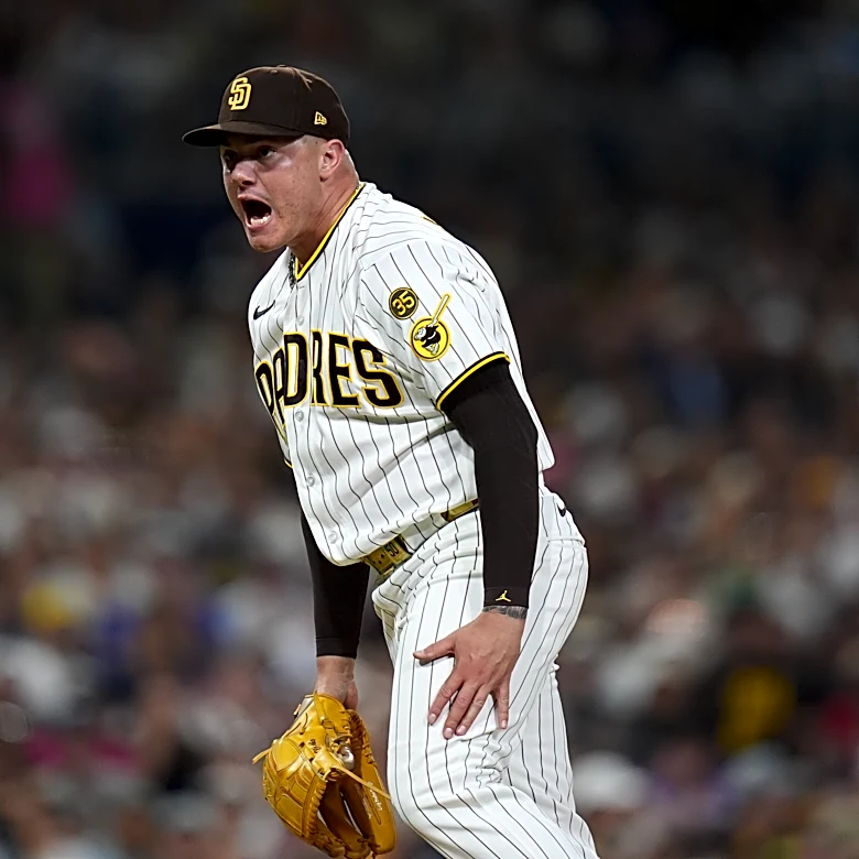 Rookie Salas has walk-off single in 10th as Padres beat Marlins 7-6, reduce magic number to 3