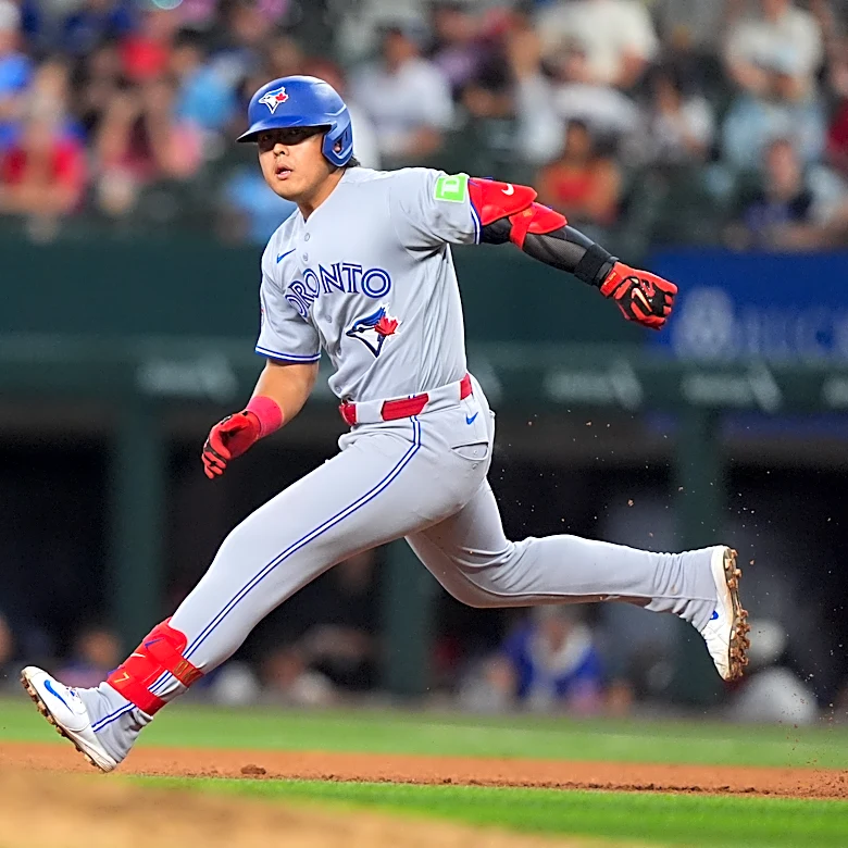 Playoff hopeful Blue Jays avoid series sweep with 7-2 win over AL West-leading Texas