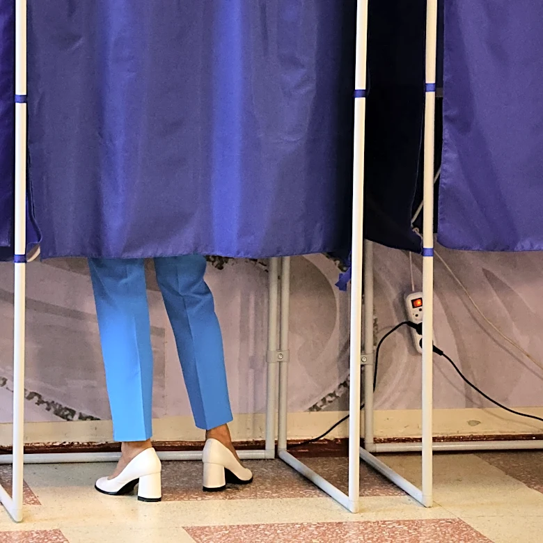 Main Kremlin party keeps control of Russia’s parliament after a carefully orchestrated vote