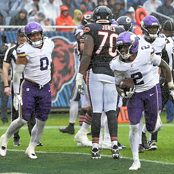 Vikings' defense is again well-connected and well-coached, at the direction of Brian Flores