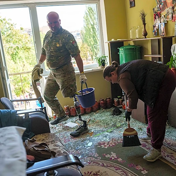Russia and Ukraine trade deadly strikes ahead of Zelenskyy's meeting with Trump