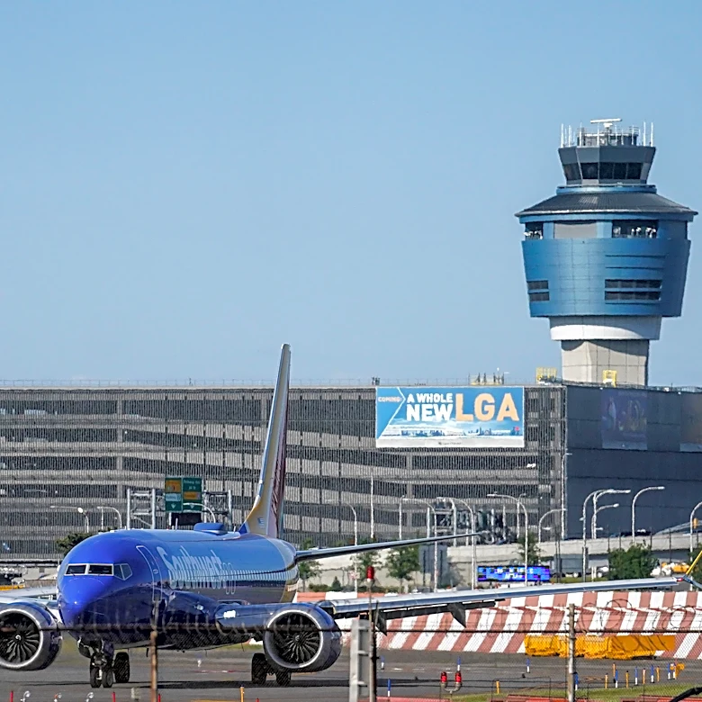 Air traffic control calamity disrupting hundreds of US flights spotlights the aging system
