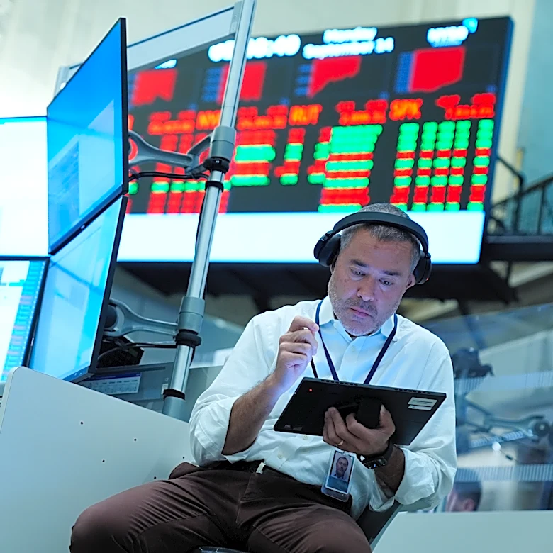 US stocks drift after oil prices halt their weeklong drop