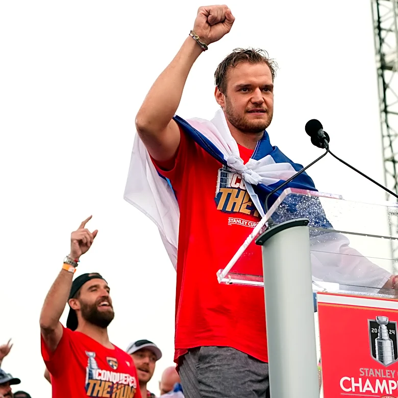 Aleksander Barkov's return has the Cup-contending Florida Panthers smiling entering the season