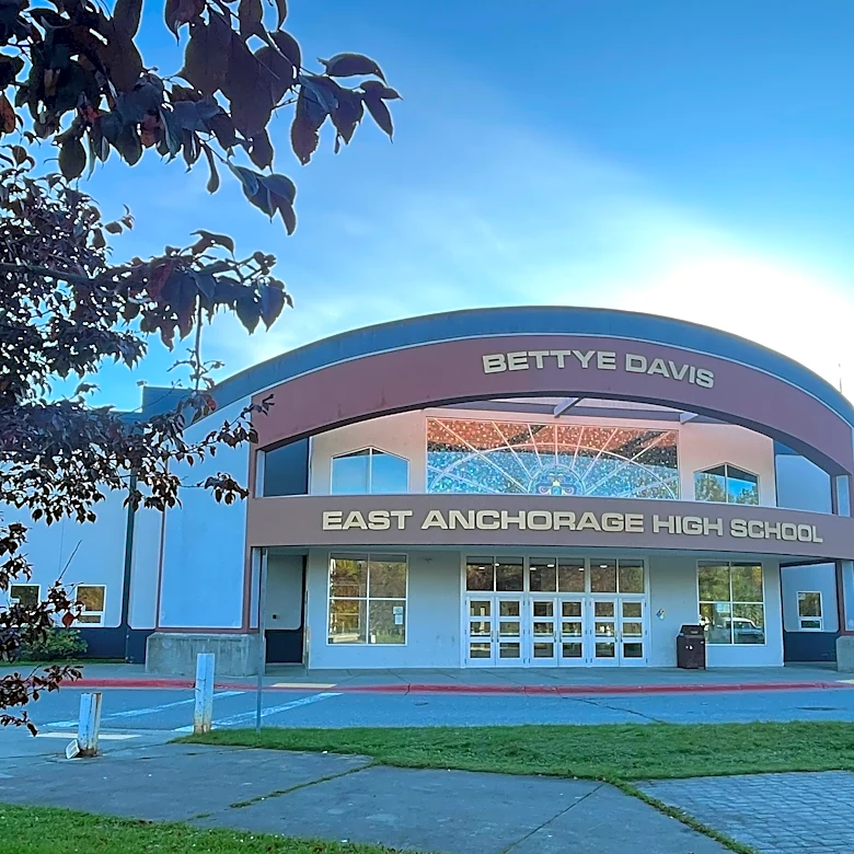 In Anchorage, crowded classrooms are straining kids and teachers