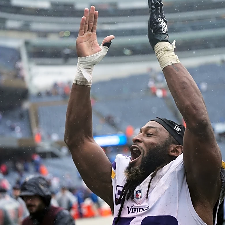 Vikings veteran Aaron Jones has a knee injury to work through after his 23-carry, 105-yard game