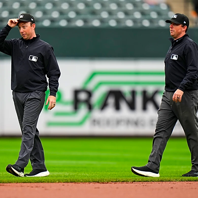 Twin brothers Austin and Tyler Jones ump big league games together for the first time