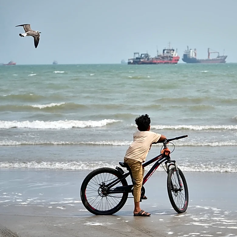 Gulf nations have found ways to keep oil flowing through the Iran war, but the costs are mounting