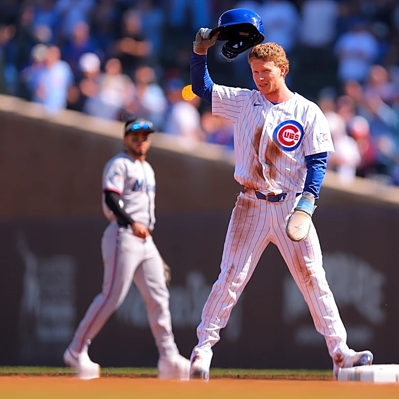 Cubs clinch 2nd straight playoffs trip by beating Marlins 2-1 as Crow-Armstrong joins 40-40 club