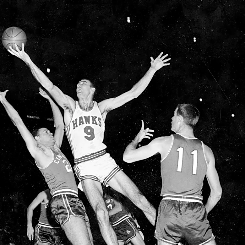 Bob Pettit, imposing Hawks great and first NBA MVP, dies at 93