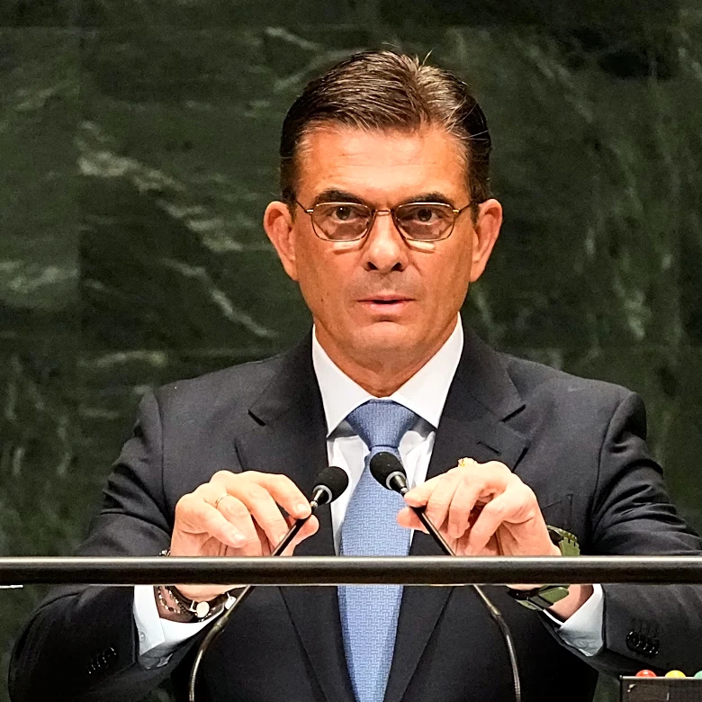 Small bites from the UN: Defiance, fiery language and a cold building