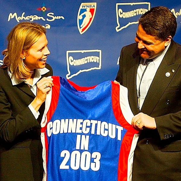 Sun say an 'emotional' farewell as the WNBA franchise plays its final game in Connecticut