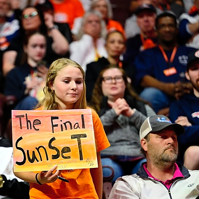 Sun beat Tempo 95-81 in franchise's final game in Connecticut before moving to Houston