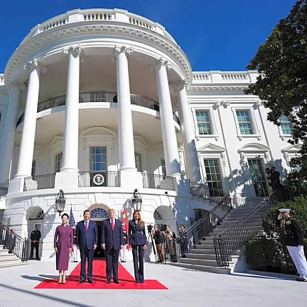 Xi says he expects to see Trump again as he wraps Washington visit with a peek at the Constitution