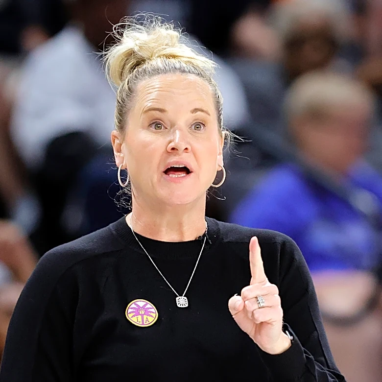 Los Angeles Sparks fire coach Lynne Roberts after the team again misses the playoffs