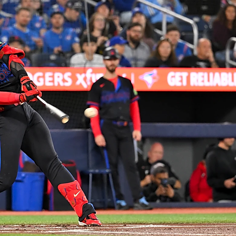 Lukes has go-ahead hit in four-run seventh, Okamoto drives in three as Blue Jays beat Reds 6-5