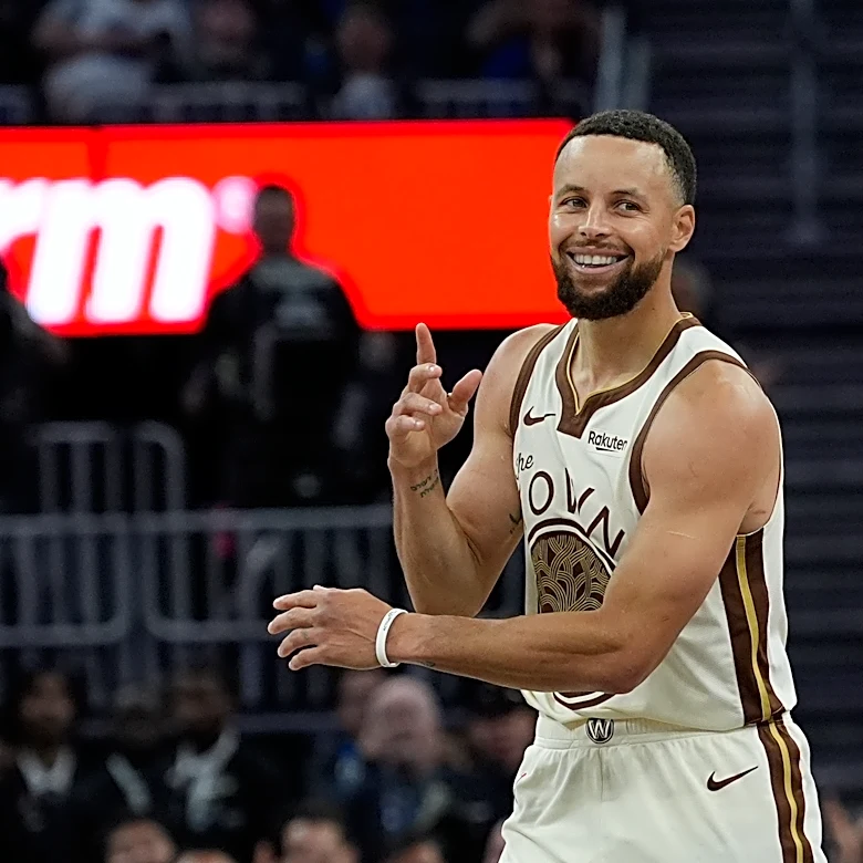 Stephen Curry and Warriors agree to 2-year contract extension worth $116 million, AP source says