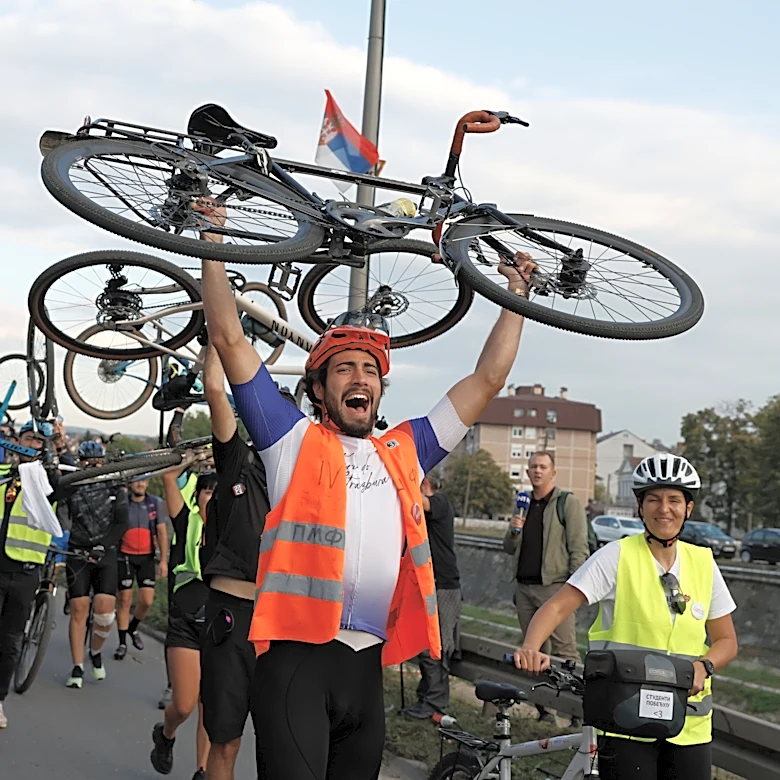 Thousands welcome cycling students in Kragujevac ahead of Serbia’s Oct. 25 election