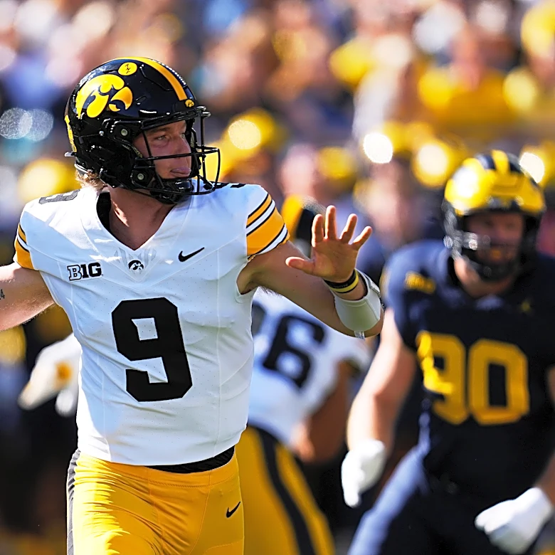 No. 17 Iowa beats No. 18 Michigan 20-19 last play on Brown 2nd touchdown pass to Vander Zee