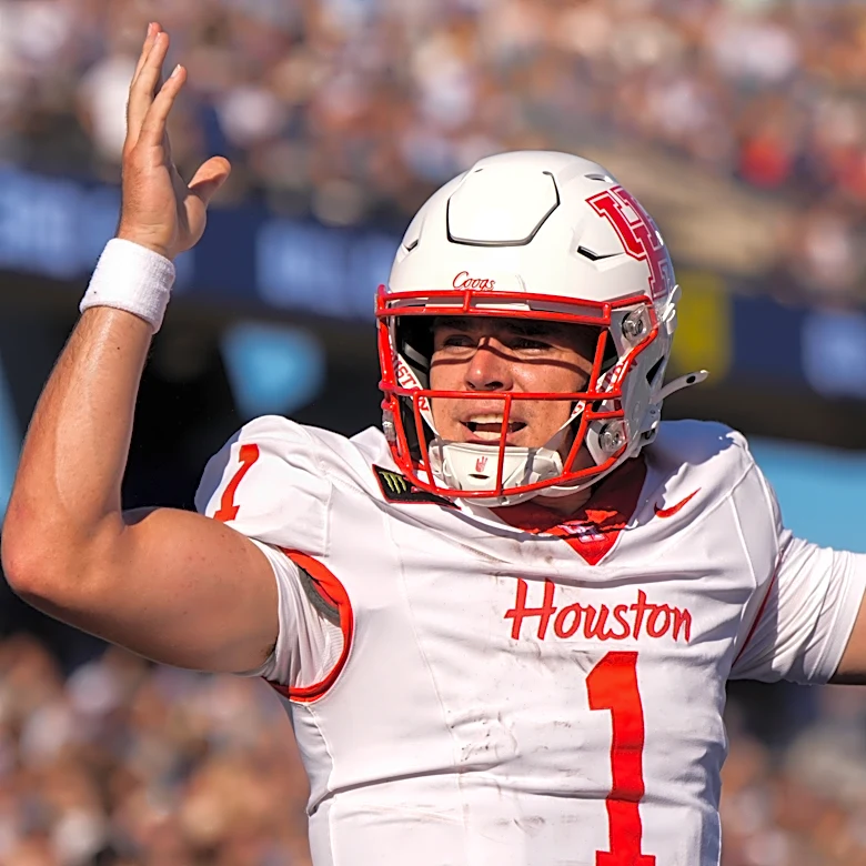 Conner Weigman throws 4 TD passes, runs for 2 scores as No. 25 Houston beats Georgia Southern 42-28
