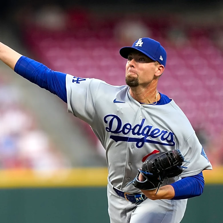 Dodgers reliever Blake Treinen injures pitching shoulder warming up in bullpen, season is over