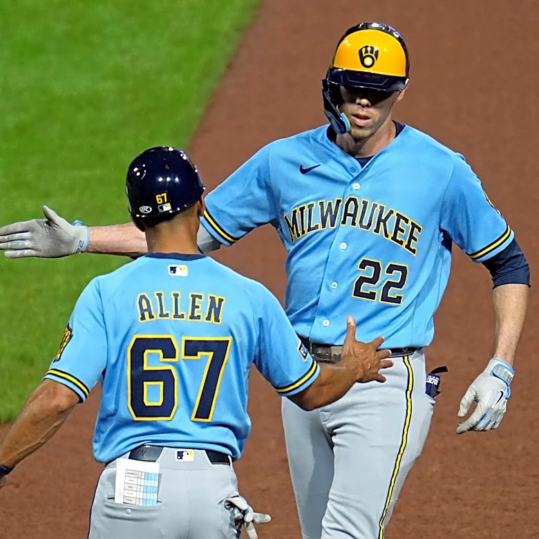 Brewers name Christian Yelich franchise's first captain — with Robin Yount's approval