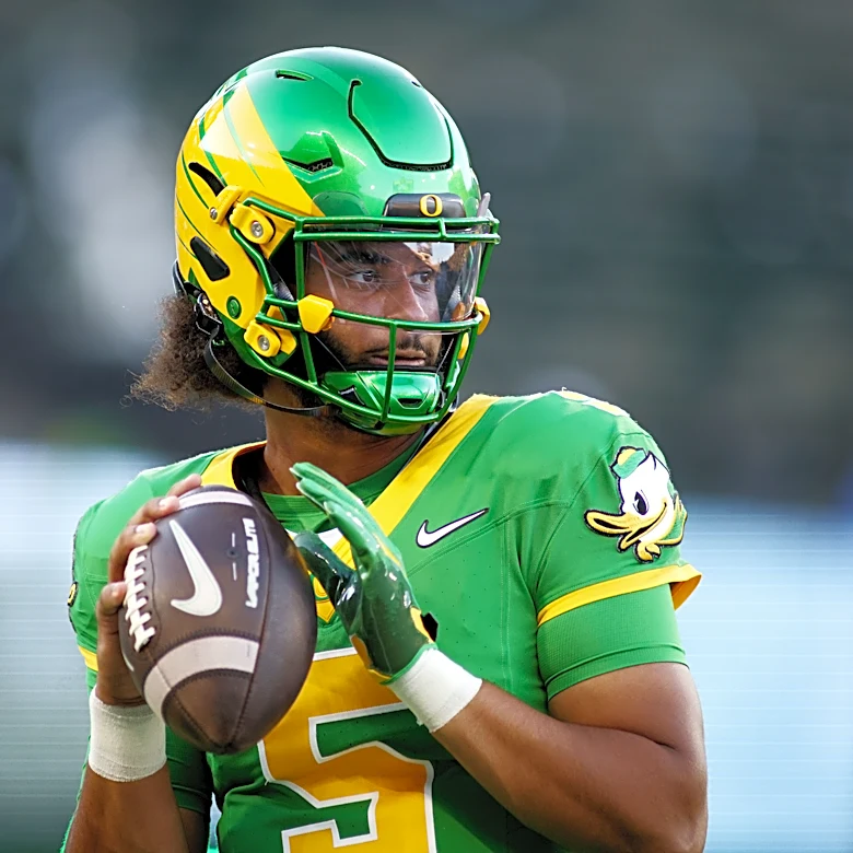 Oregon QB Dante Moore leaves field on cart, in neck brace after late hit from USC's Desman Stephens